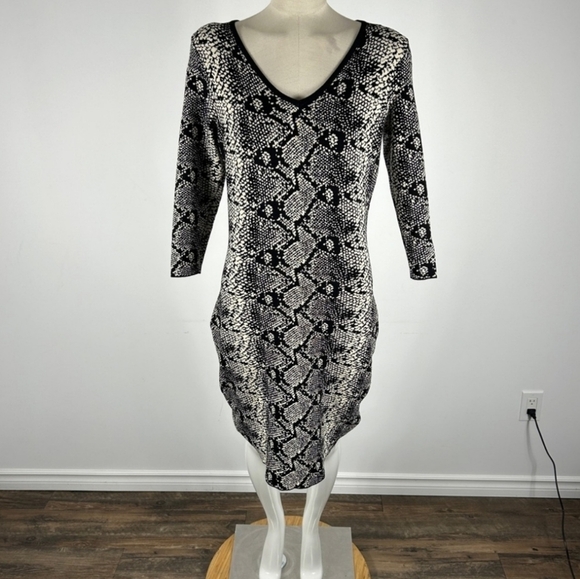 Nanette Lepore snakeskin v-neck knit sweater dress in size small - Picture 5 of 6